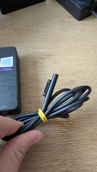 Microsoft Surface 65W зарядка