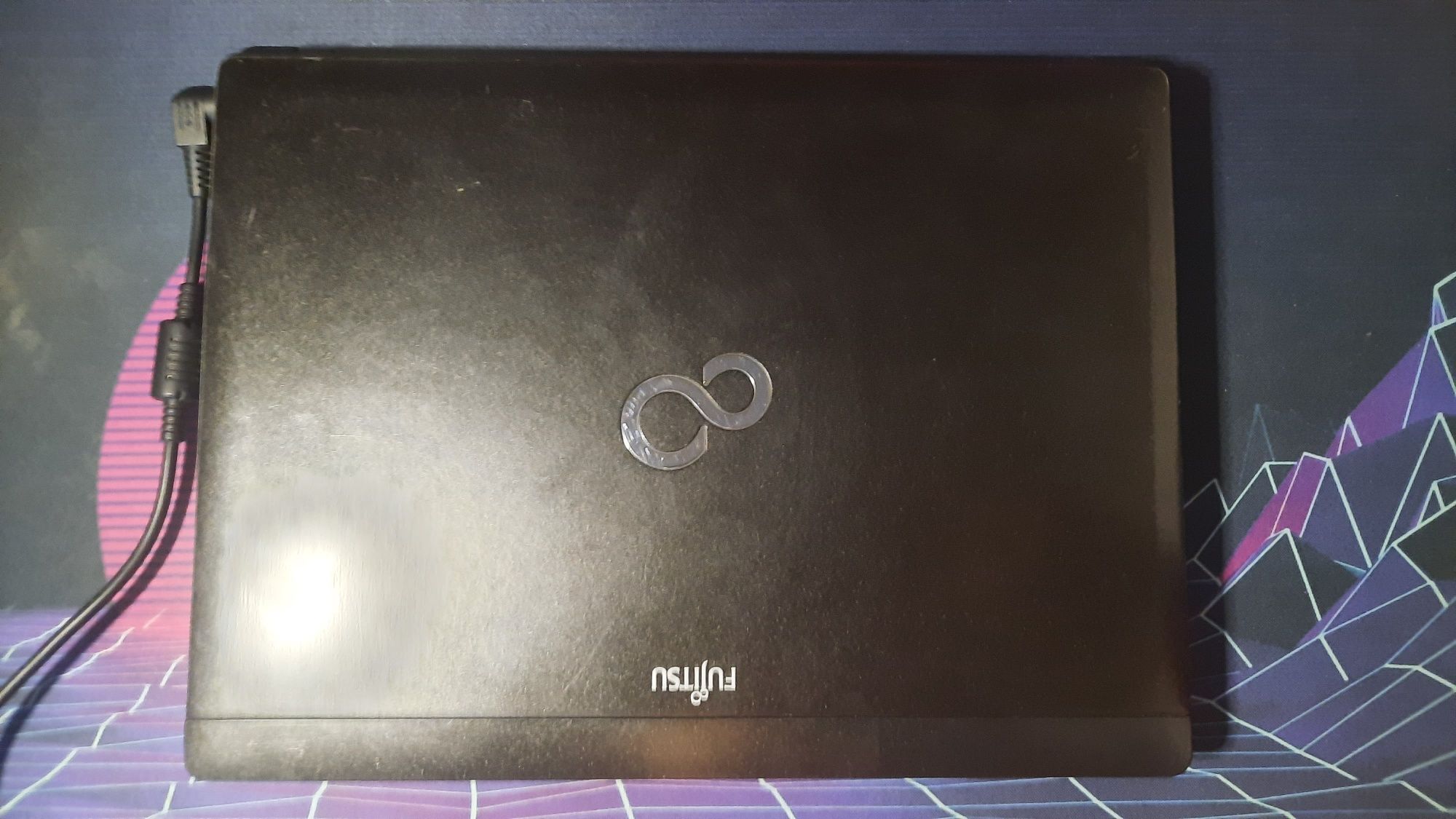 Продаю ноутбук Fujitsu Lifebook P702 (Б/У)