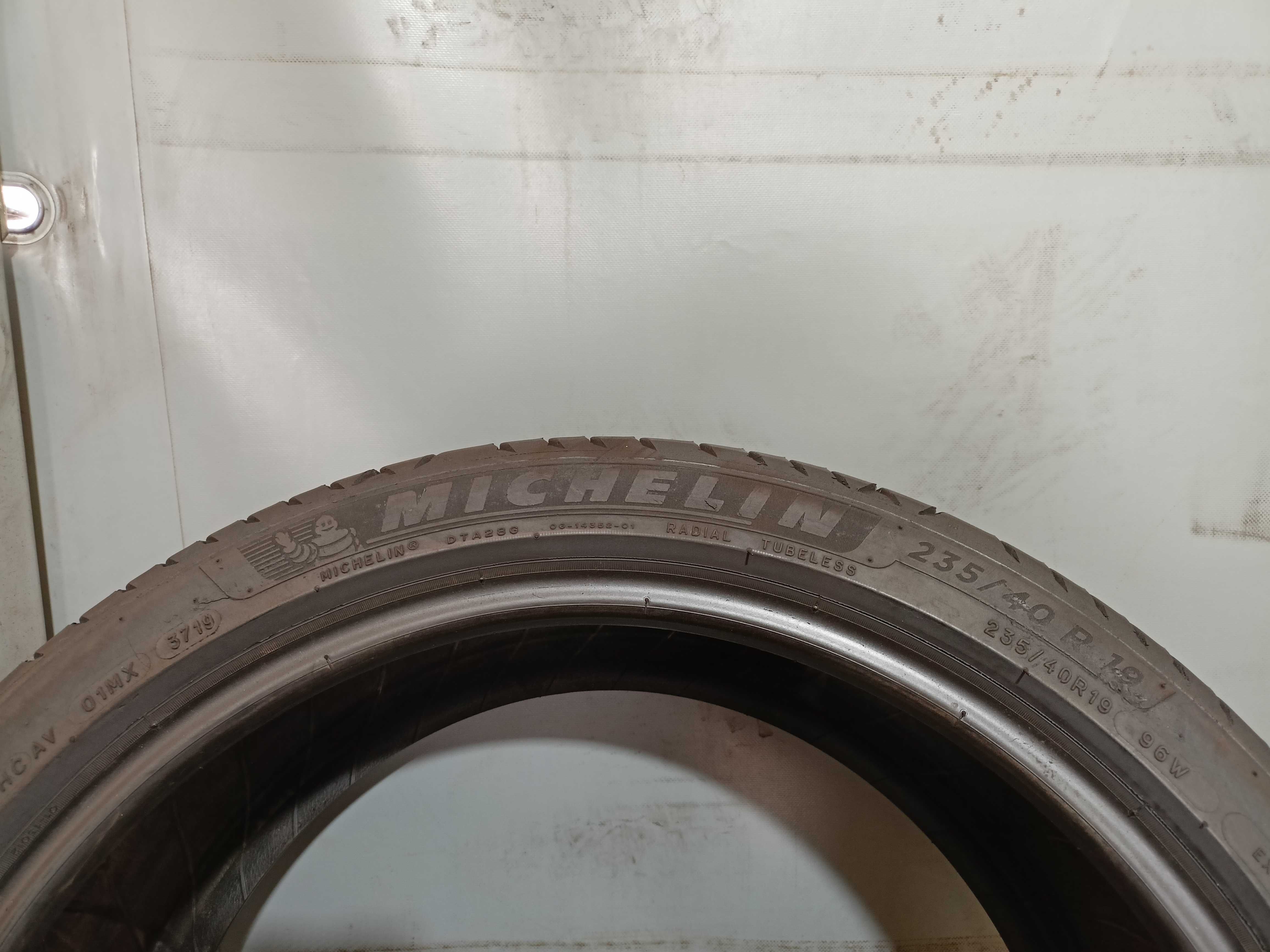 Michelin Primacy 4 235/40/19 2019 rok 96W 4,9mm (126)