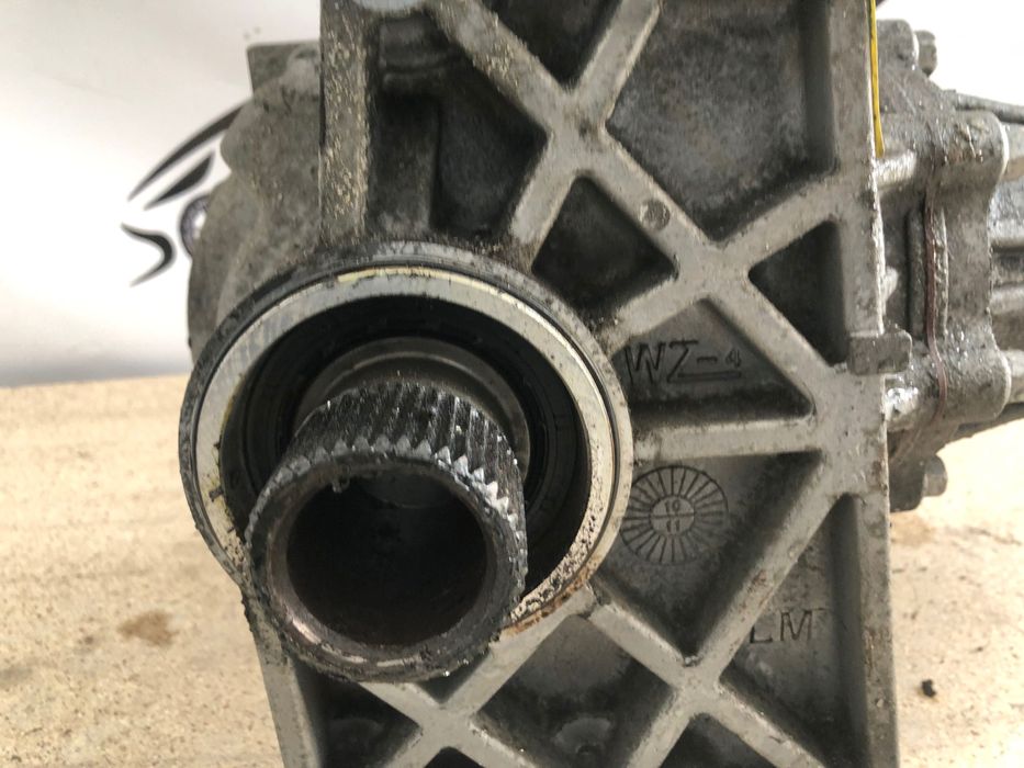 Роздатка Hyundai IX35 2.0 crdi мкпп раздаточная коробка 473003B600