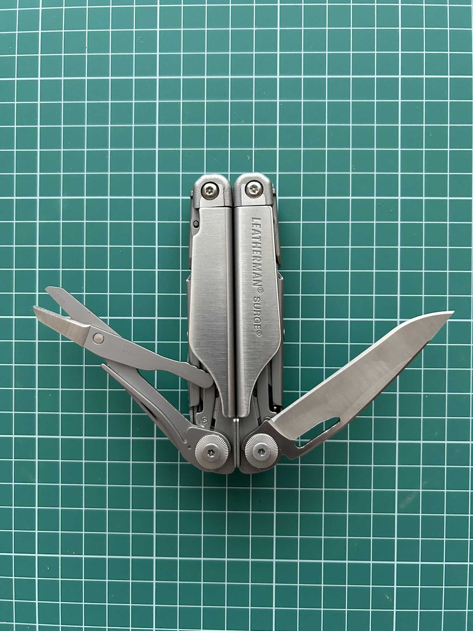 Multitool Leatherman Surge