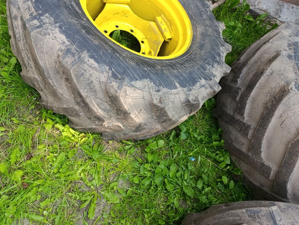 4x koła John Deere Rozmiar 650/60 38 
Rozmiar 480/70 24