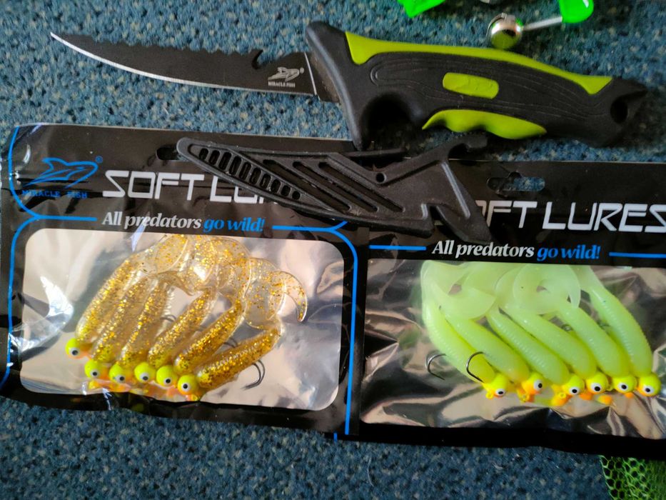 3 wędki plus 3 kołowrotki+ dodatki