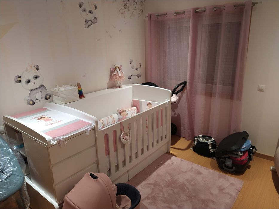 Quarto bebé menina elegante - branco e rosa