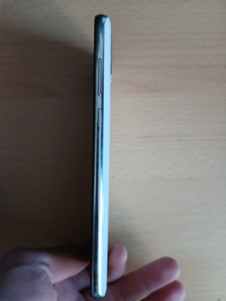 Smartfon Motorola One Action 4/128GB (biały)