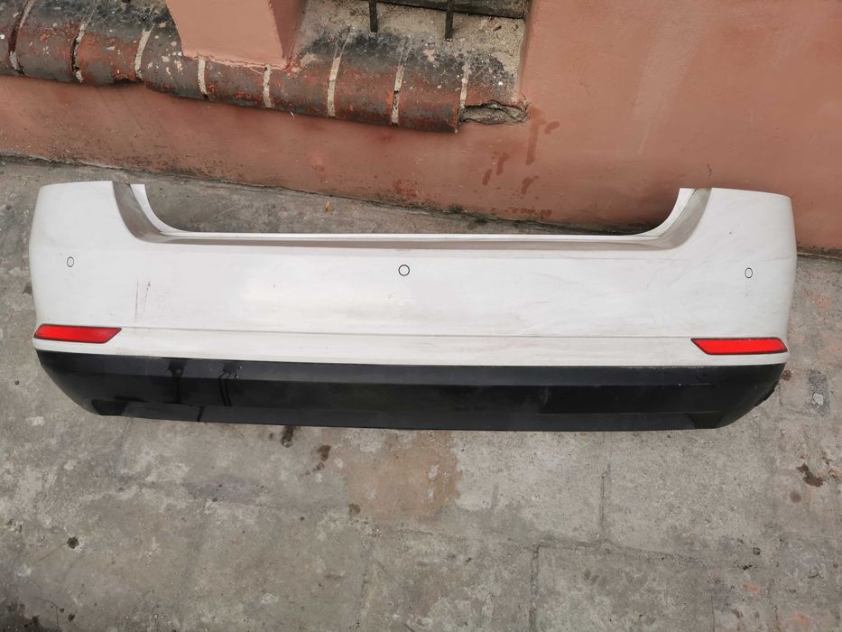 Skoda Rapid hatchback zderzak tyl tylny LF9E