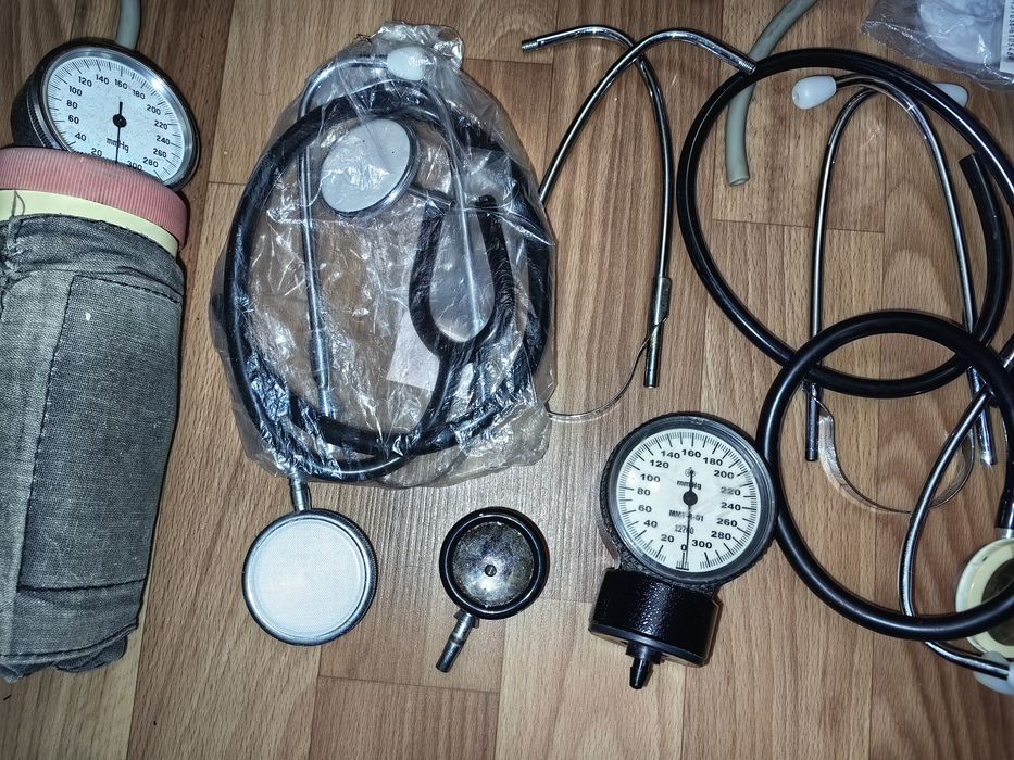 Все для ремонта тонометров, стетоскопы, камеры,груши, шланги, клапаны