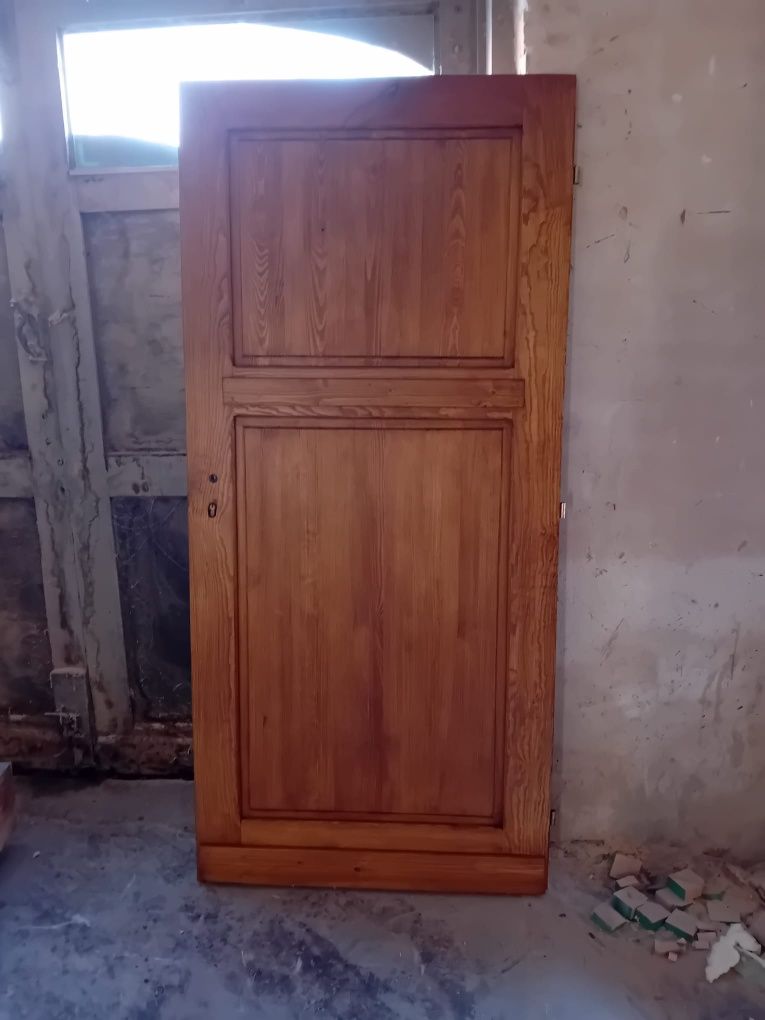 Drzwi zewnętrzne sosnowe olejowane z futryną 98cm × 206cm