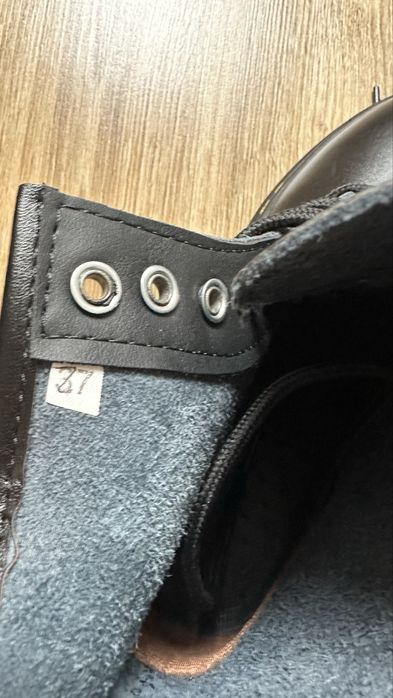 НОВІ Демісезонні черевики dr Martens , 37