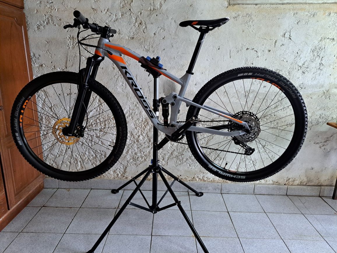 Bicicleta Kross Earth 2.0