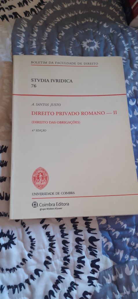 Vendo livros de direito