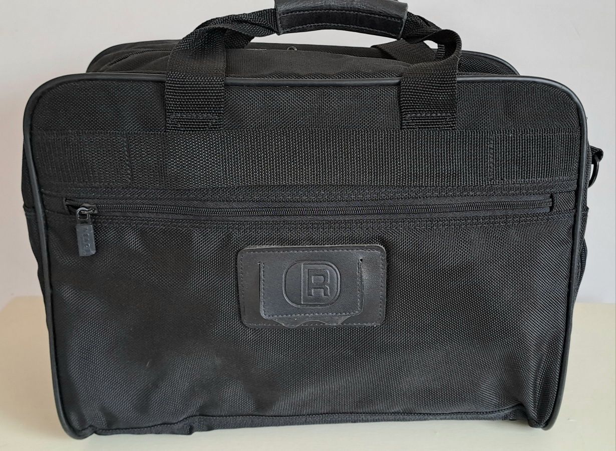 Saco de viagem preta, com bolsa para calçado Reaction Kenneth cole