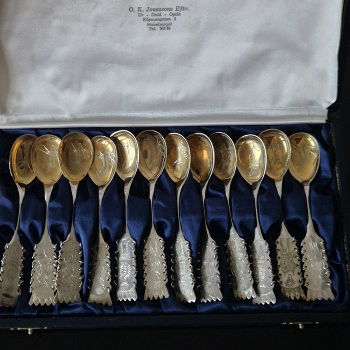 Srebrne sztućce, srebrne łyżeczki