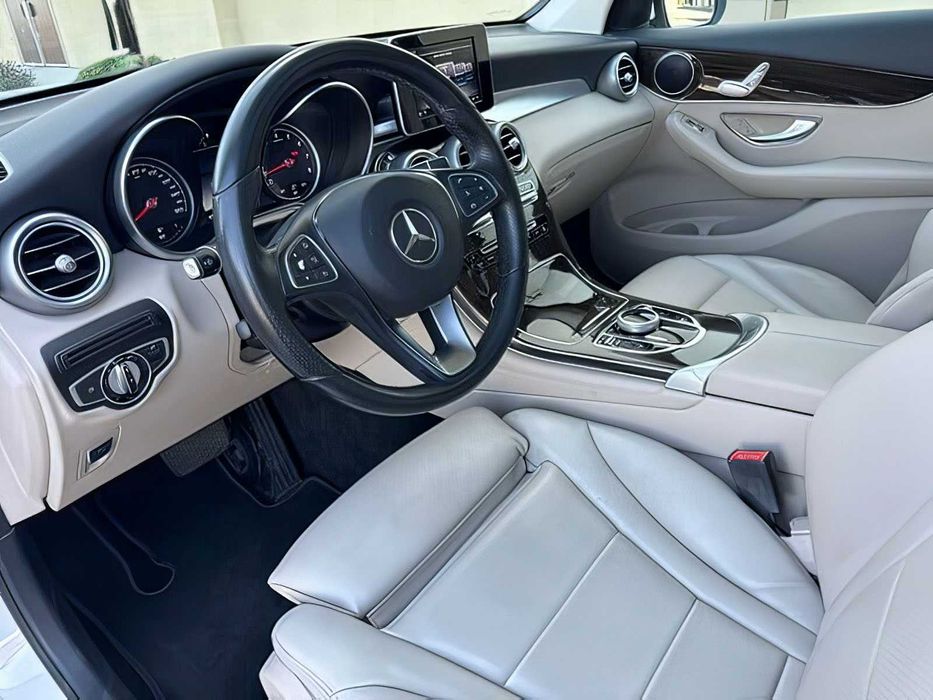 Mercedes-Benz GLC 300      2017