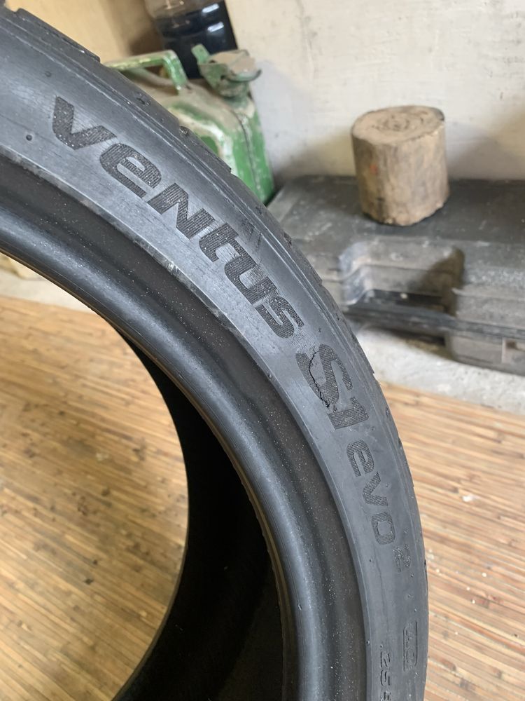 255:35 19 Hankook ventus evo2