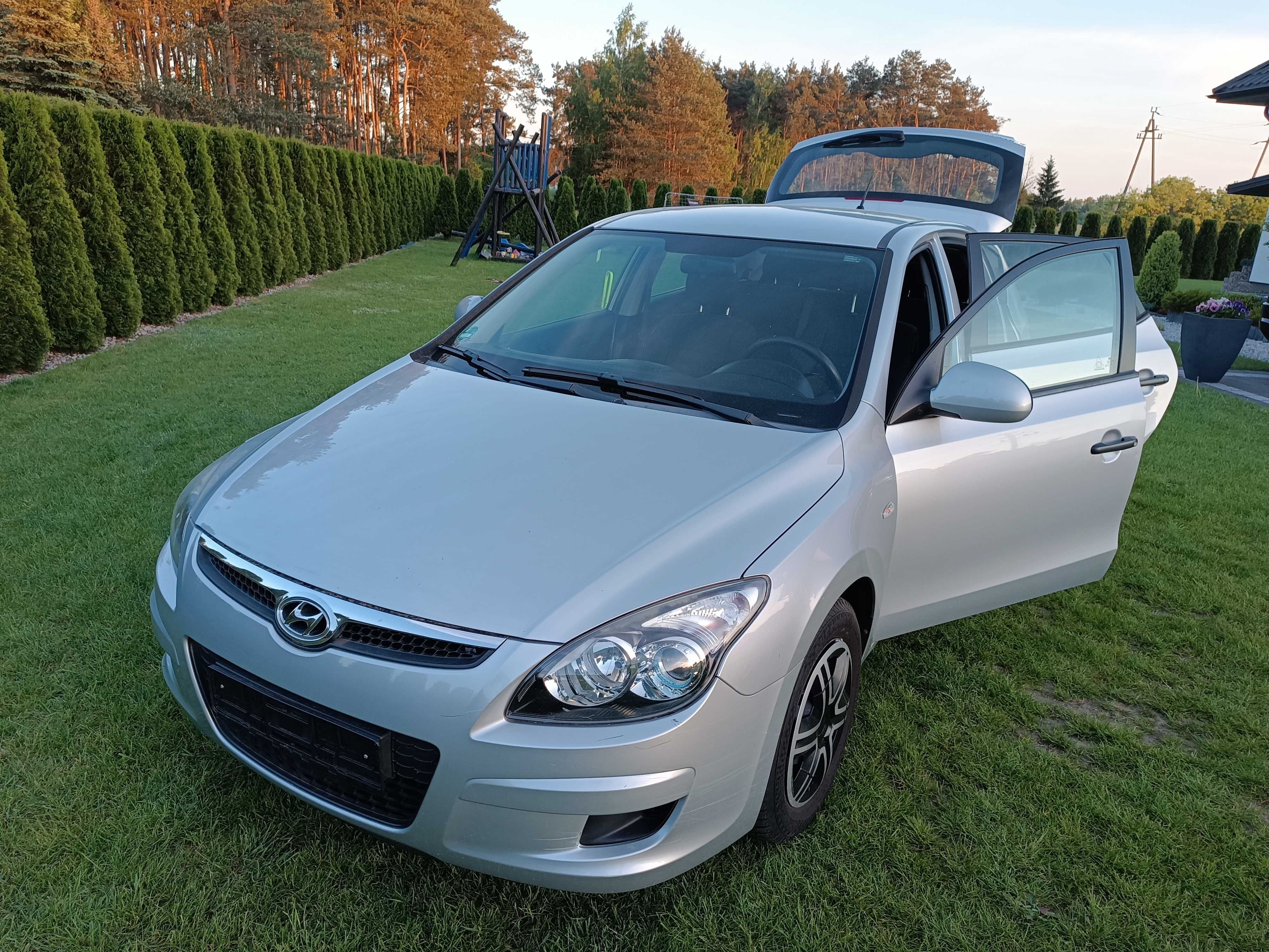 Hyundai i30 1.4benz blue drive mały przebieg