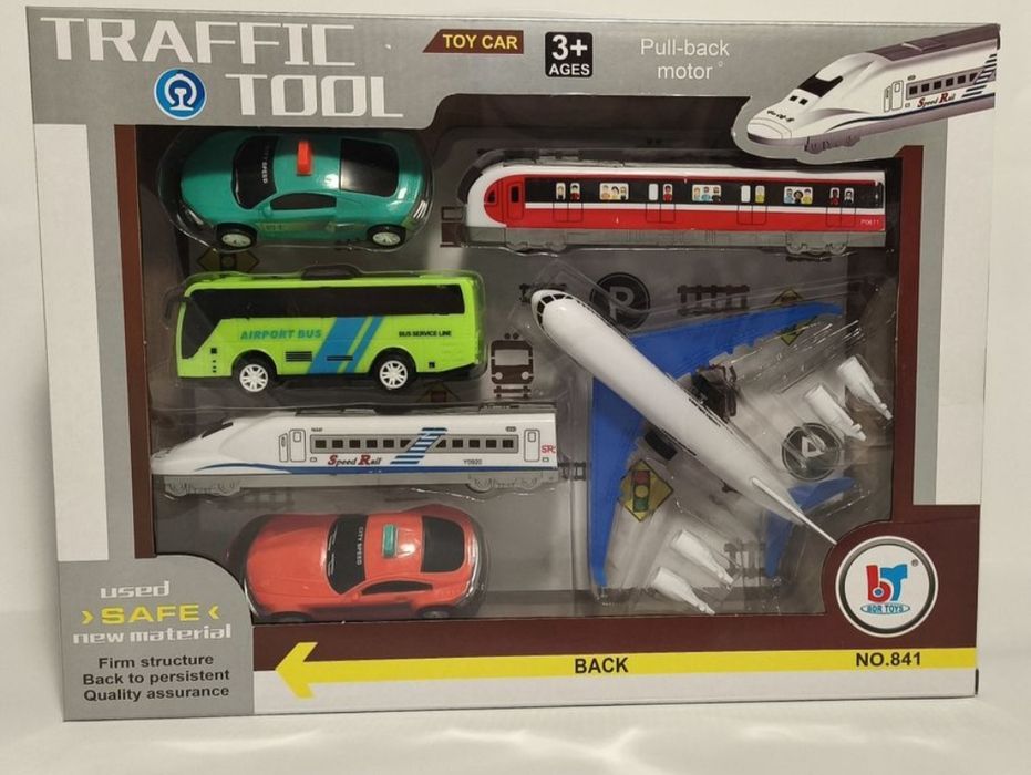 Zestaw różnych pojazdów w pudełku