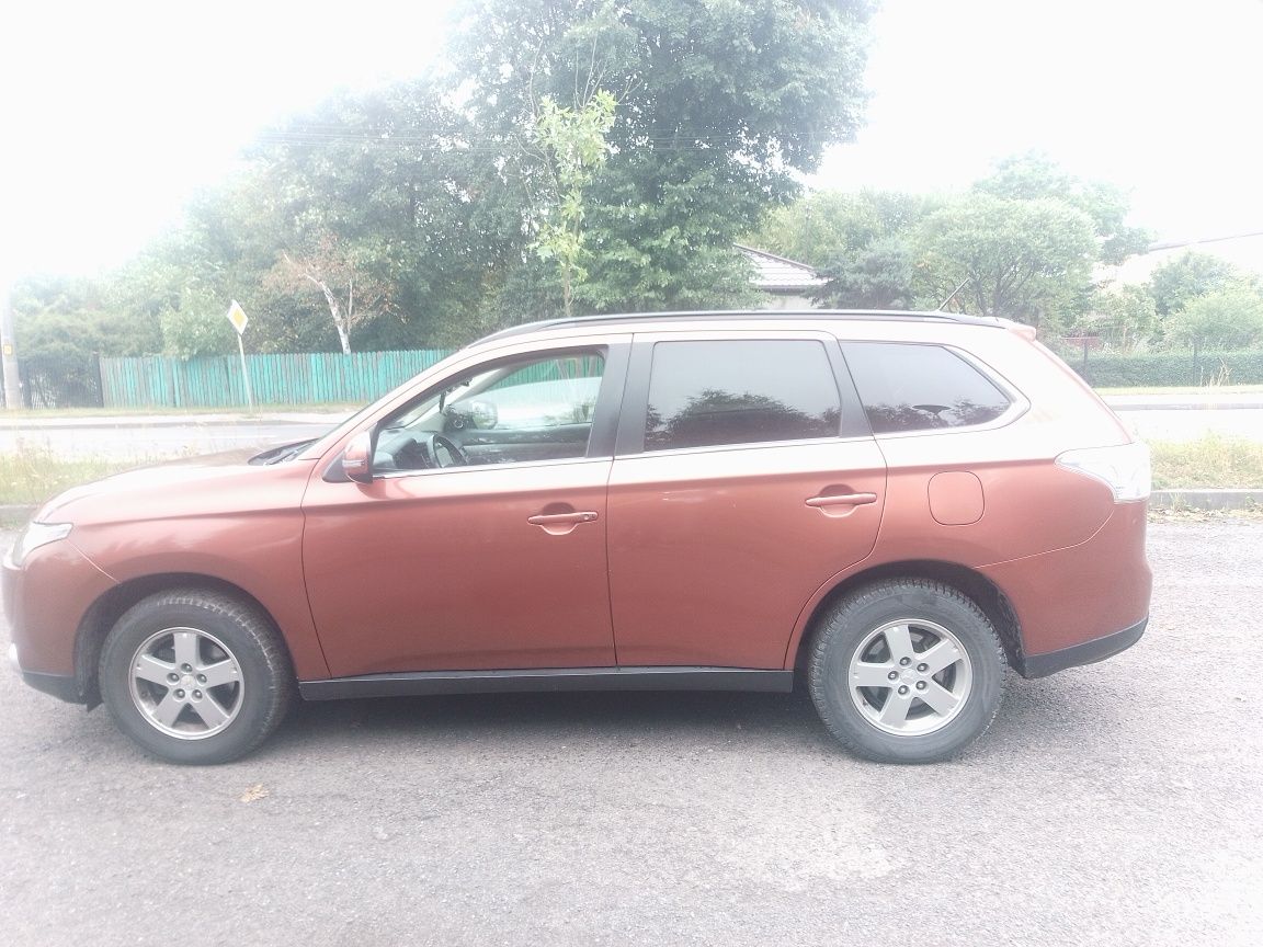 Mitsubishi Outlander 2012r. 2.0 Ben.+ Gaz