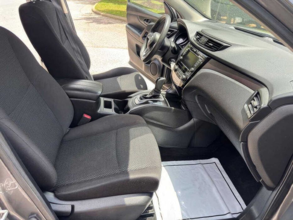 Nissan Rogue Sport      2020