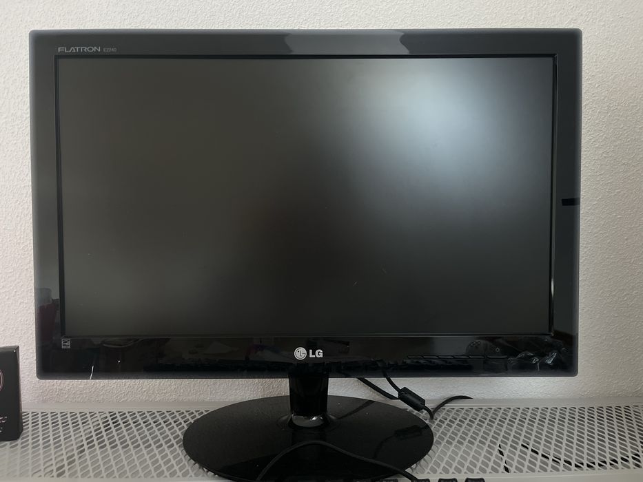 Monitor LG Flatron E2240