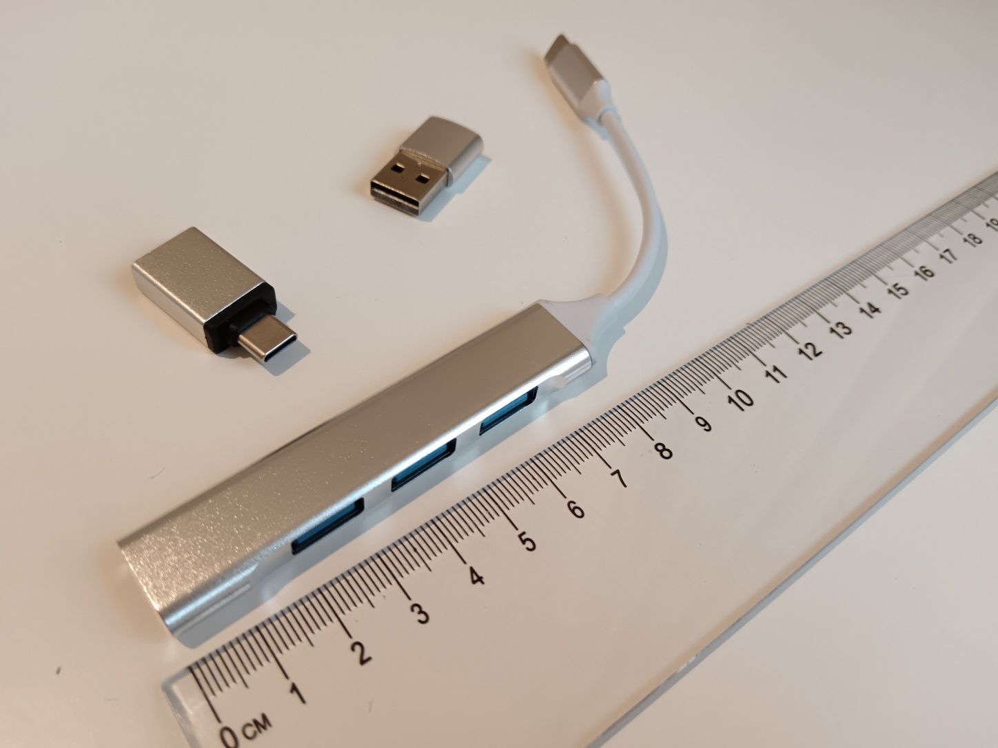 NOVO Docking USB-C com 4 portas USB, pocket size