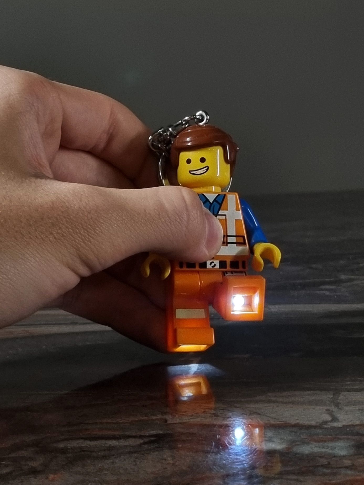 Lego Movie Przygoda Emmet Latarka Figurka Emmet brelok latarka LEGO