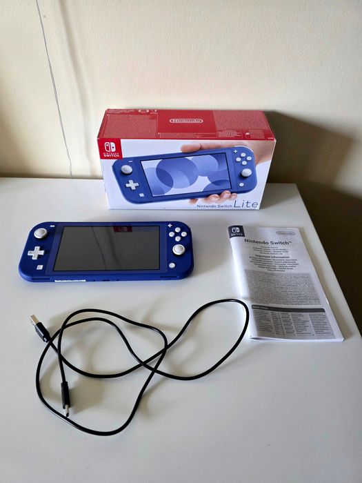 Konsola Nintendo Switch Lite niebieska, komplet