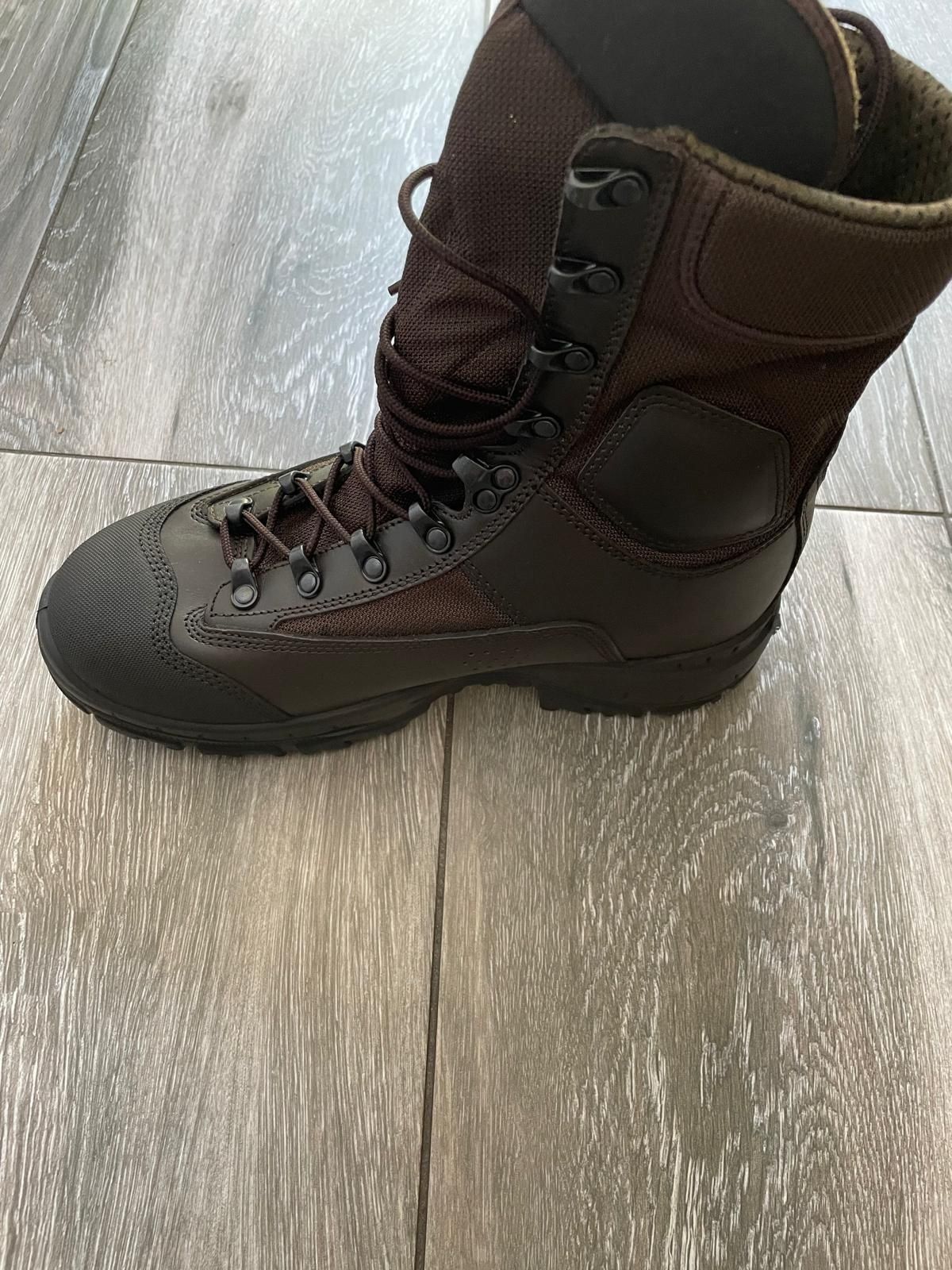 Nowe buty wojskowe letnie brązowe