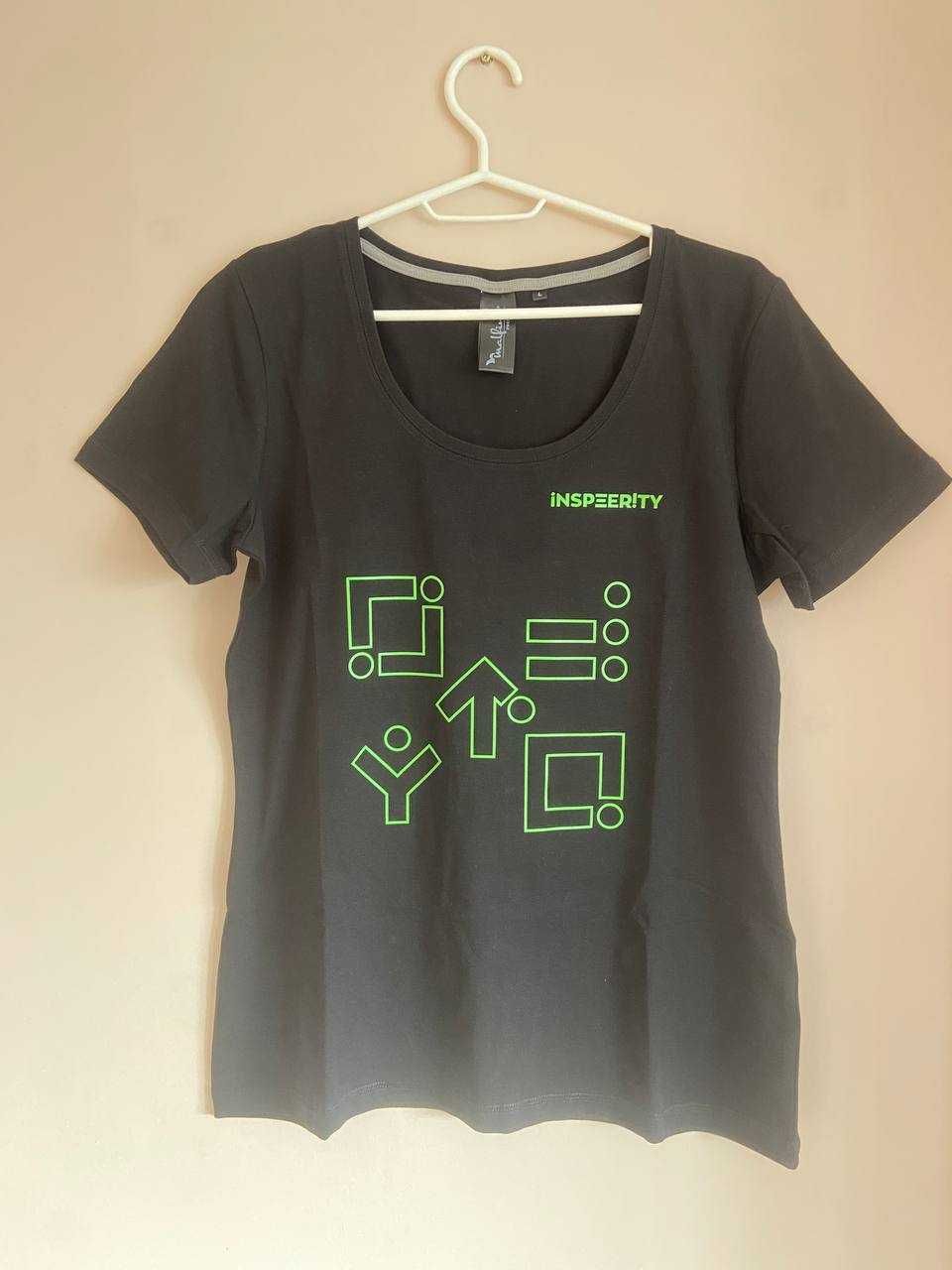 Czarny nowy T-shirt