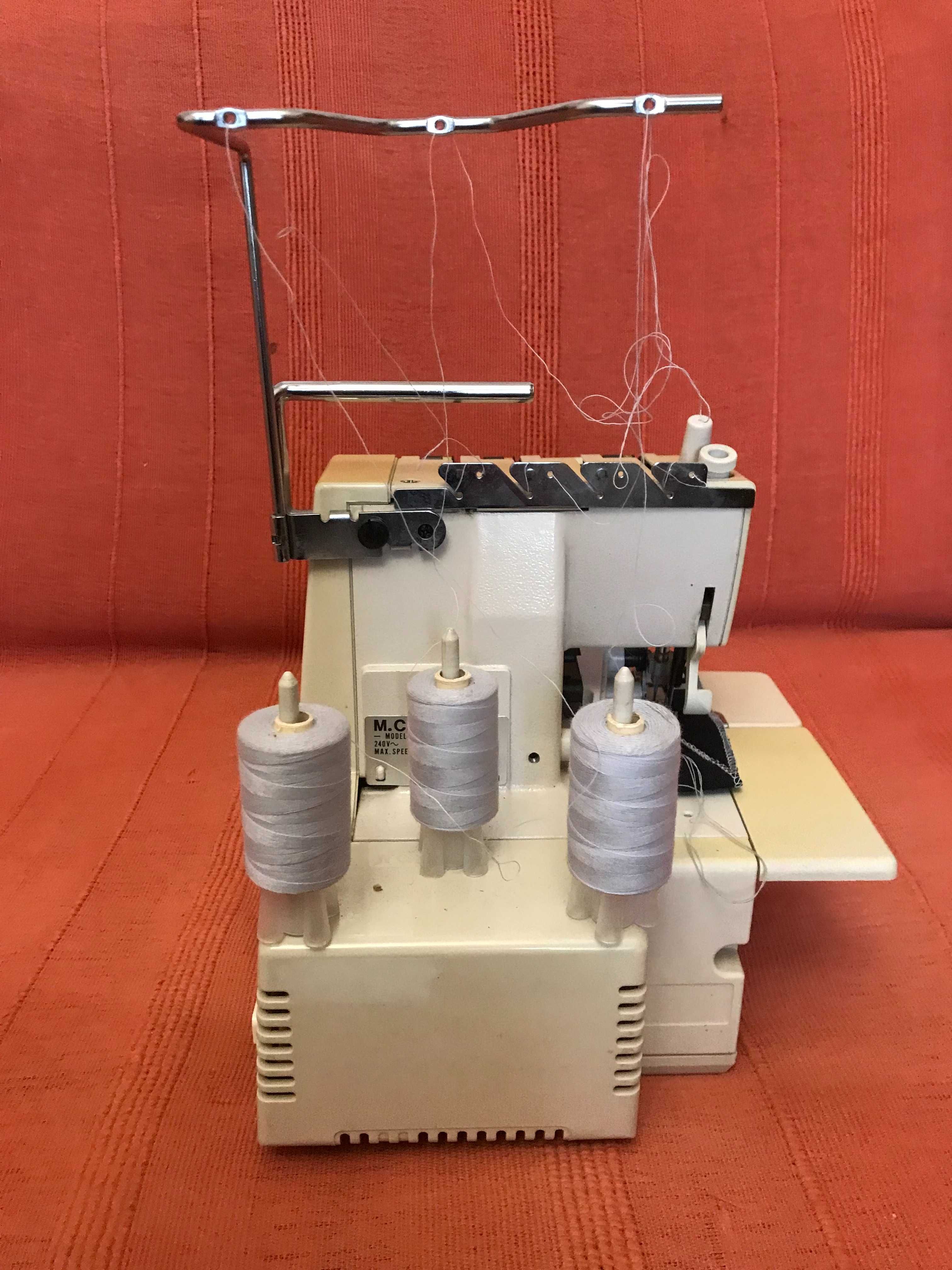 SINGER   14UA132A  оверлок 3-х ниточный