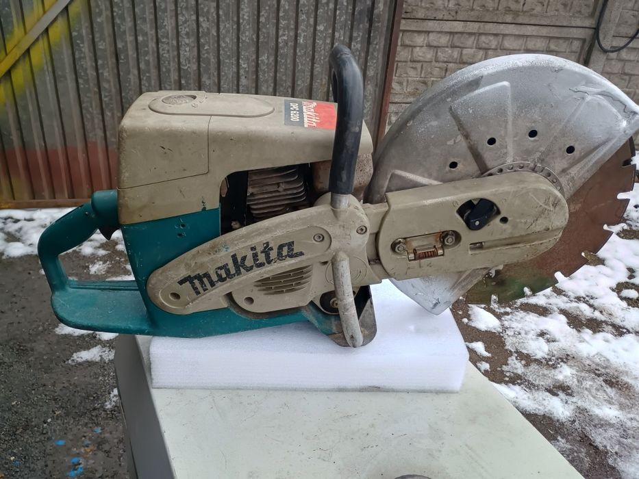 Piła do cięcia betonu Makita