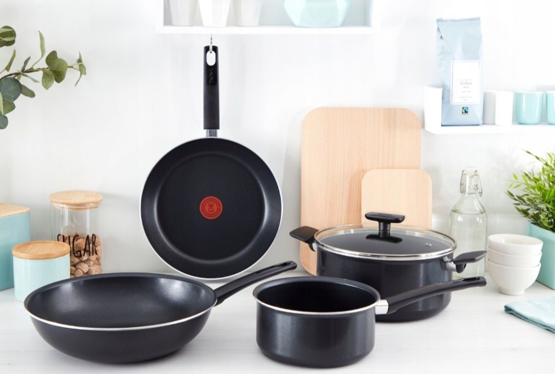Patelnia tradycyjna Tefal Simplicity 28 cm non-stick nieprzywierająca