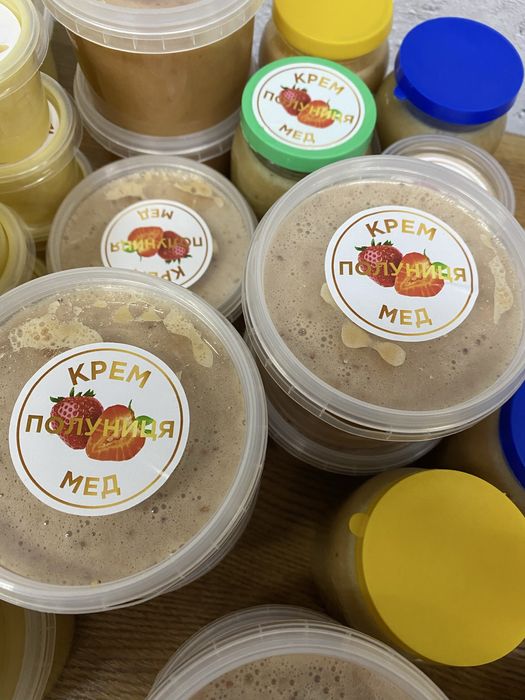 Крем Мед зі смаками сублімованих фруктів та сотовий мед