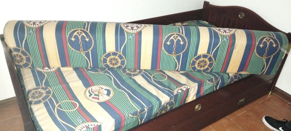 Cama com gavetão  - Para desocupar