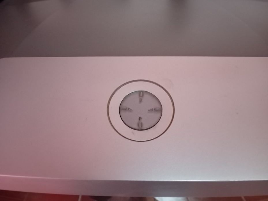 TV antiga mas funciona em perfeito estado