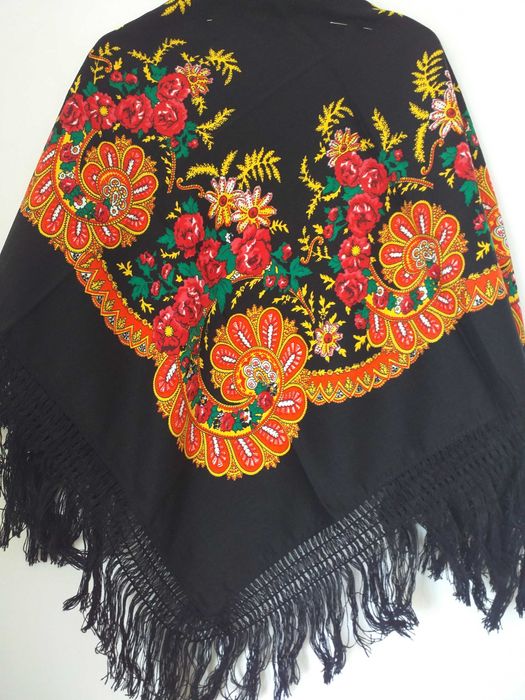 Lenços regionais com franja