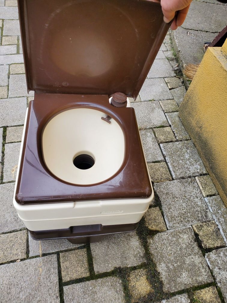 Туалет для кемпінга