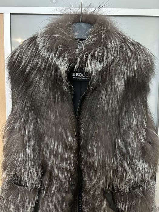 Жилет женский из натуральной кожи с чернобуркой