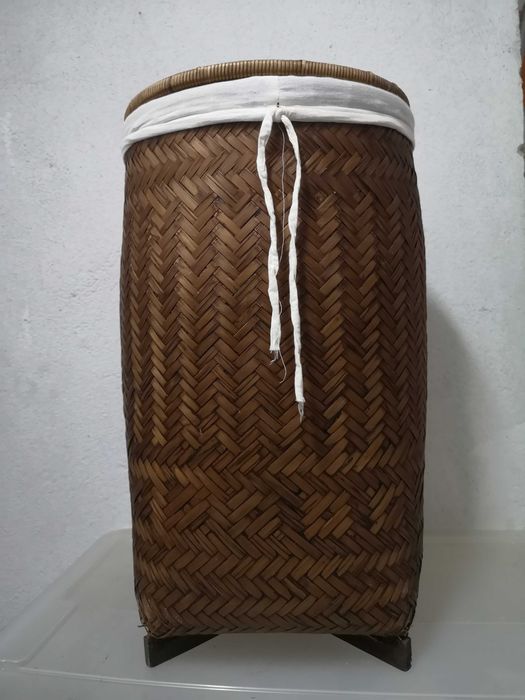 Cesto roupa em palhinha