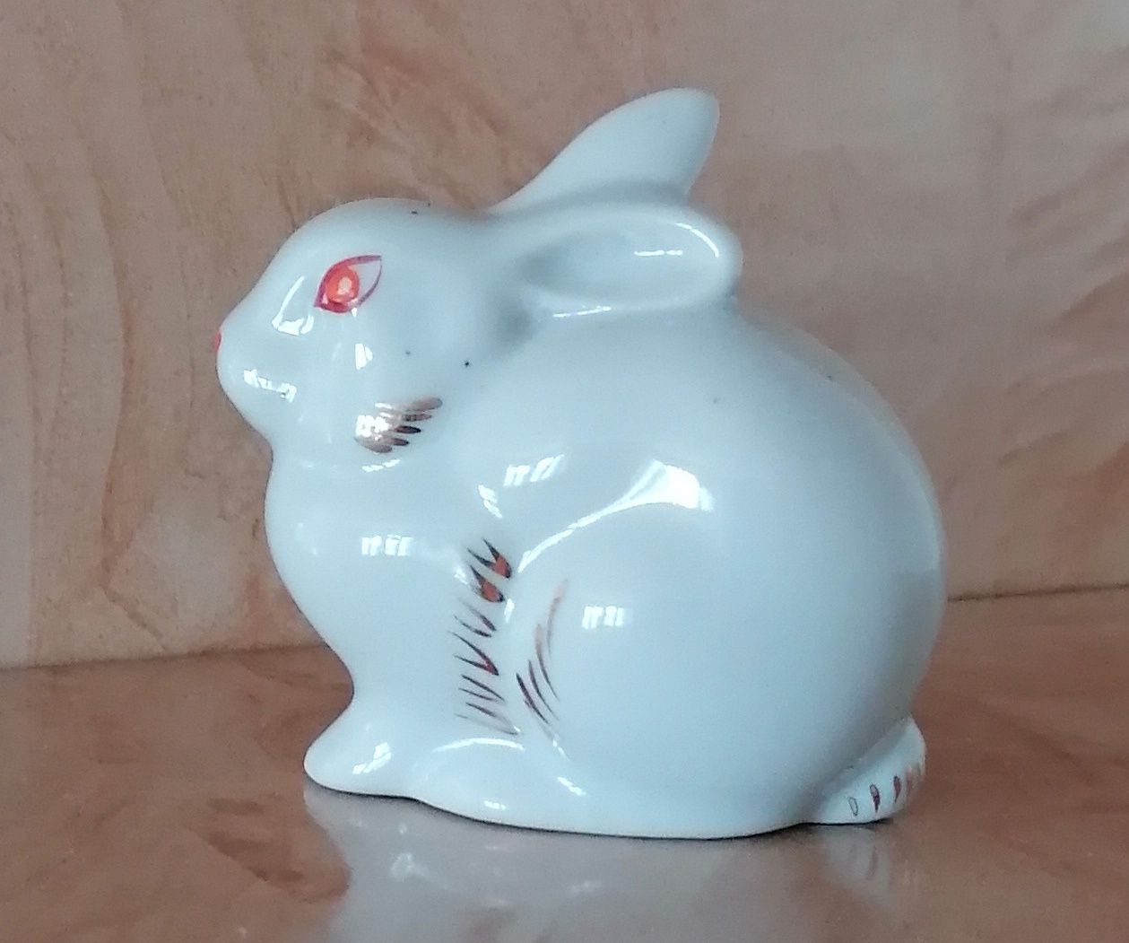 Порцеляновий зайчик