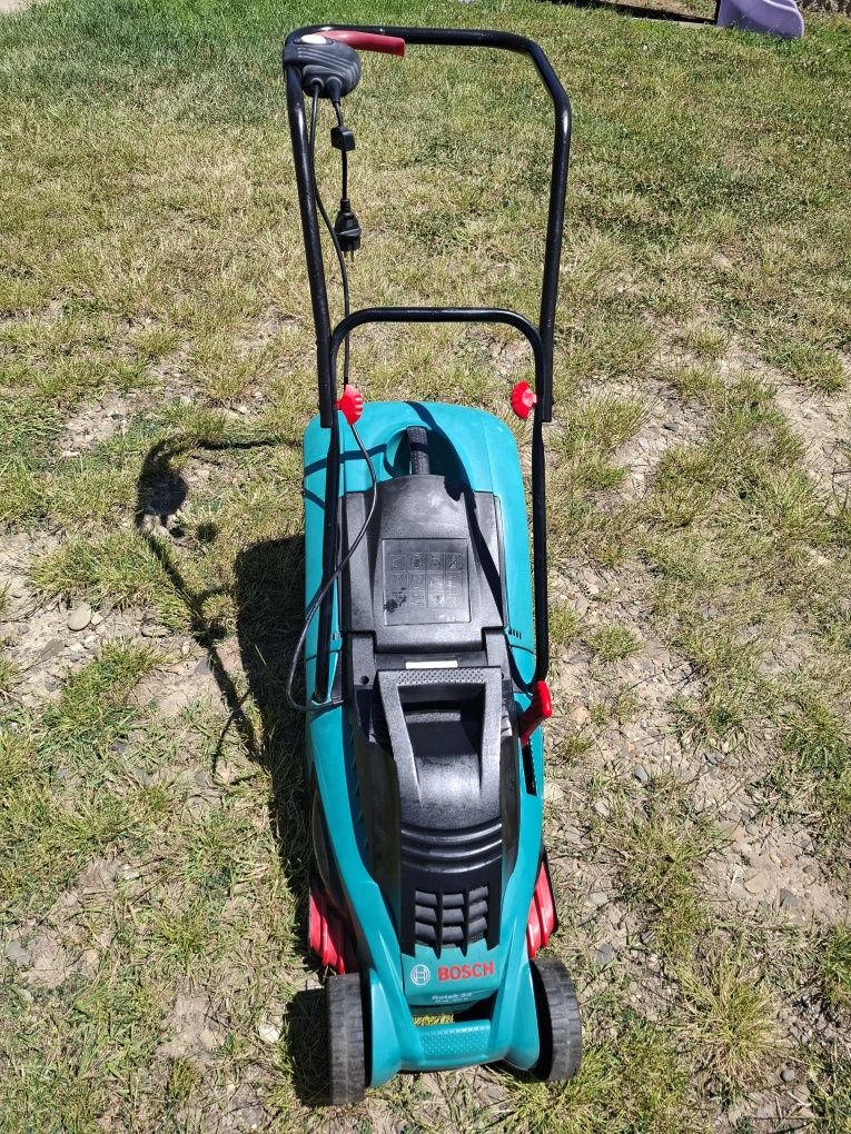 Газонокосарка електро Bosch 1300w