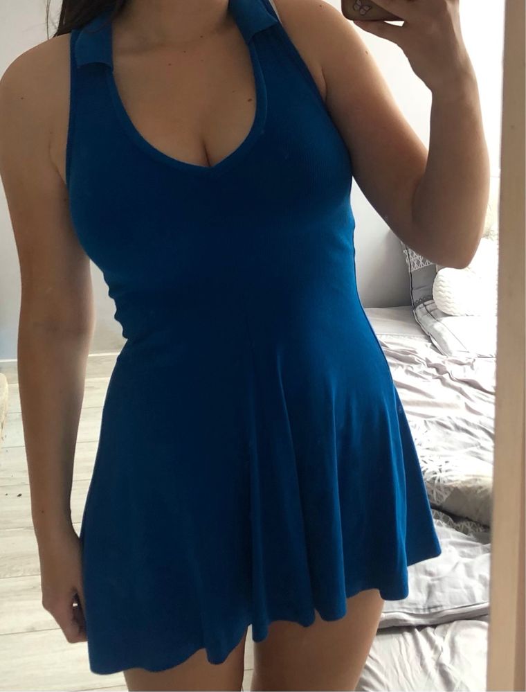 Niebieska sukienka z kołnierzem Zara