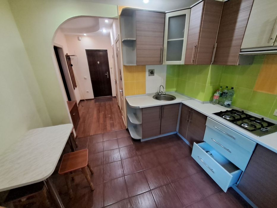 Оренда 1 кімнатна 4/9 площ 36 м2 кух 9 в центрі вул Котляревського