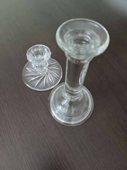Dwa świeczniki szklane, masywne. Cena za oba łącznie zestaw