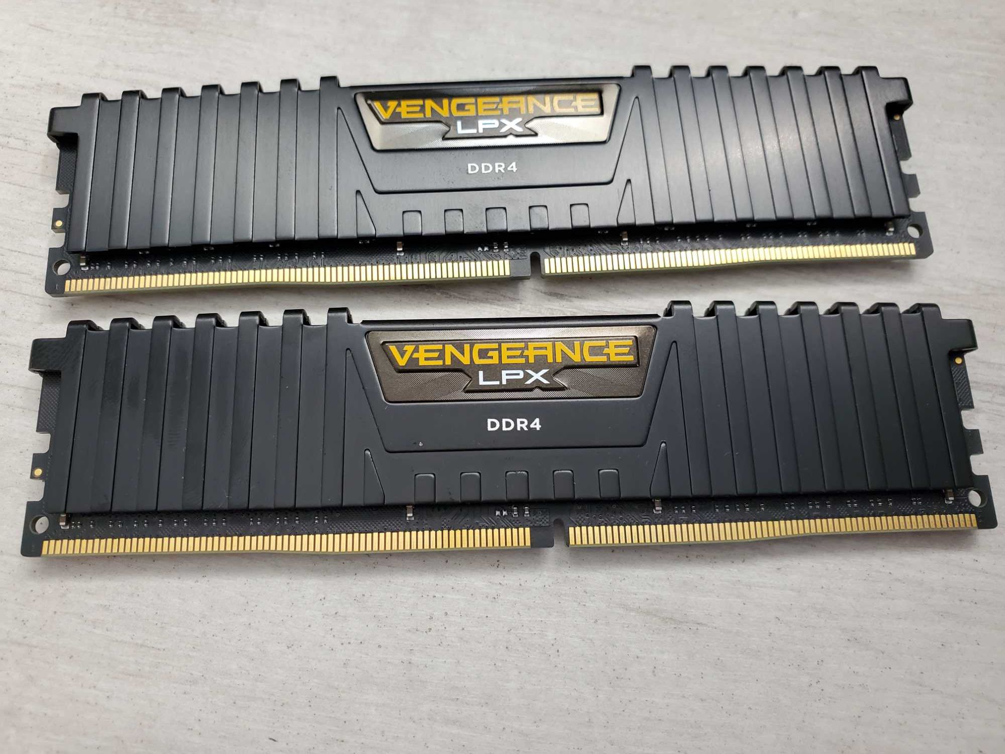 CORSAIR Vengeance LPX 32GB 2 x 16GB 288-Pin PC RAM DDR4 2666 PC4 21300