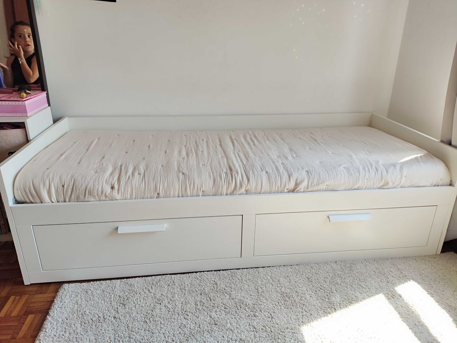 BRIMNES cama individual/dupla com 2 gavetas