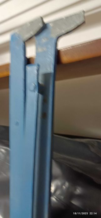 Cama de ferro antiga