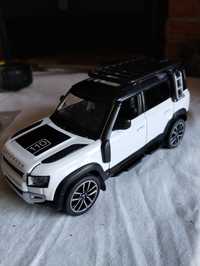 Land Rover 1:32 Defender 110