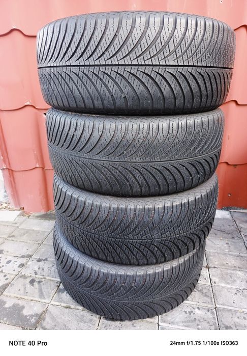 Opony 215/50/17 Goodyear Vector 4 season