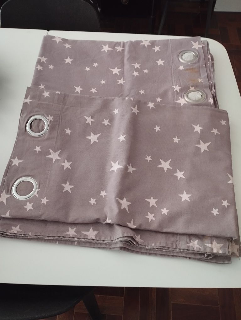 2 pares cortinas La Redoute lilás com estrelas rosa